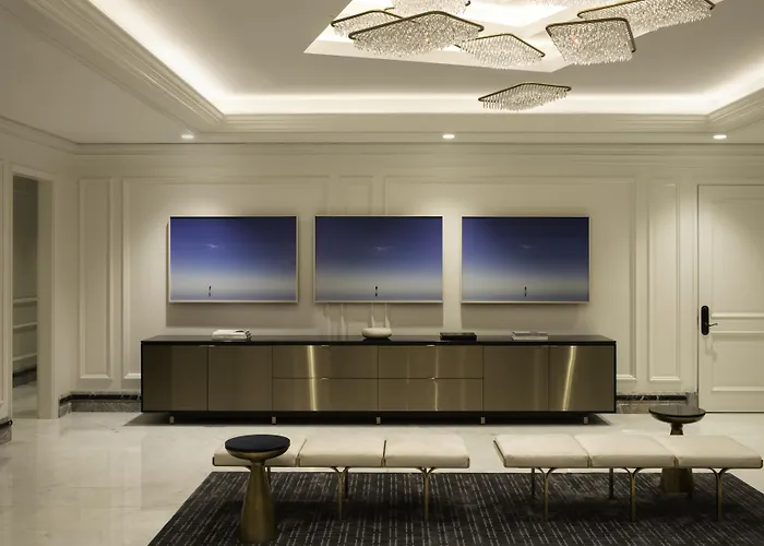 Four Seasons Hotel 5*