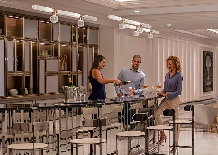 Four Seasons Hotel 5*